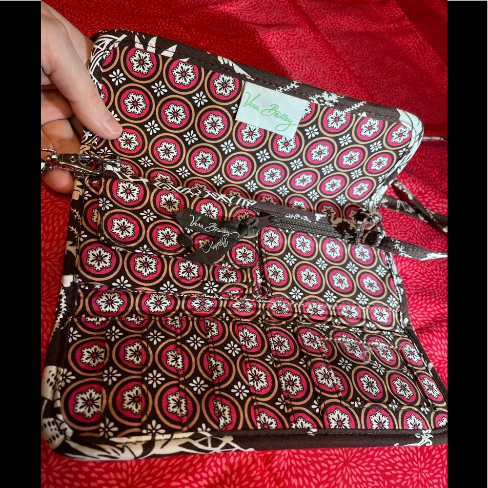 Vera Bradley’s Imperial Style Magnetic Snap Folding Clutch - Picture 5 of 11